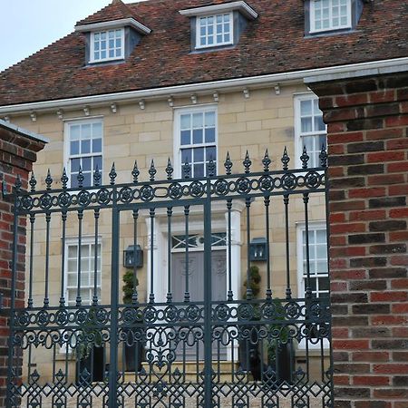 Bed and Breakfast Montpellier House à Newport Pagnell Extérieur photo