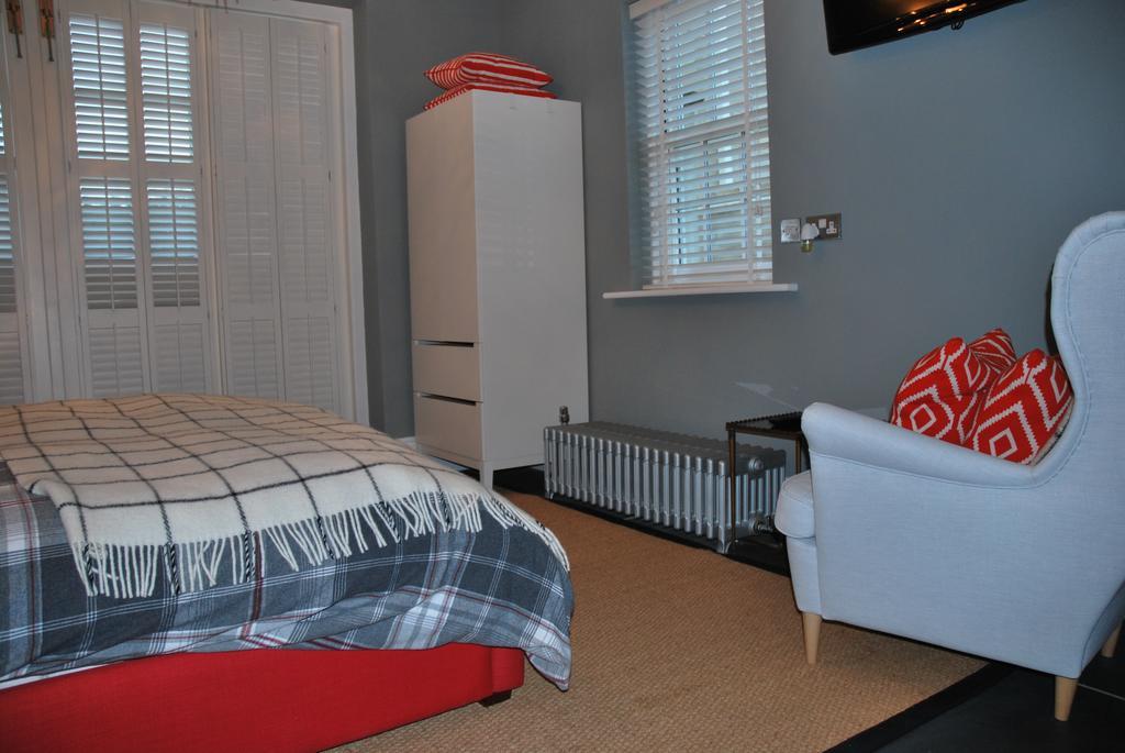 Bed and Breakfast Montpellier House à Newport Pagnell Extérieur photo
