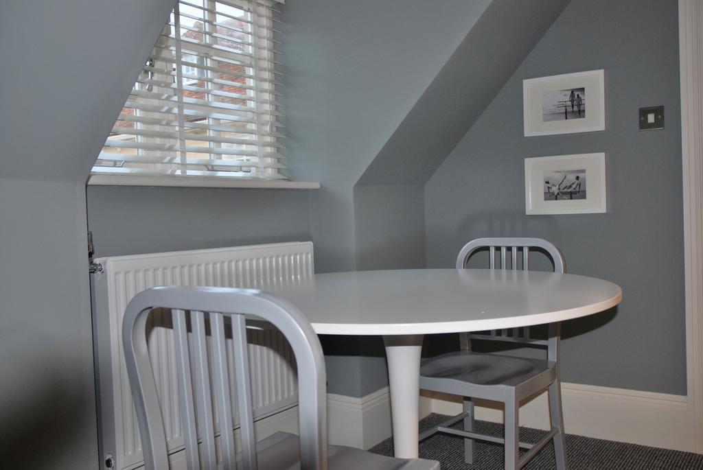 Bed and Breakfast Montpellier House à Newport Pagnell Extérieur photo