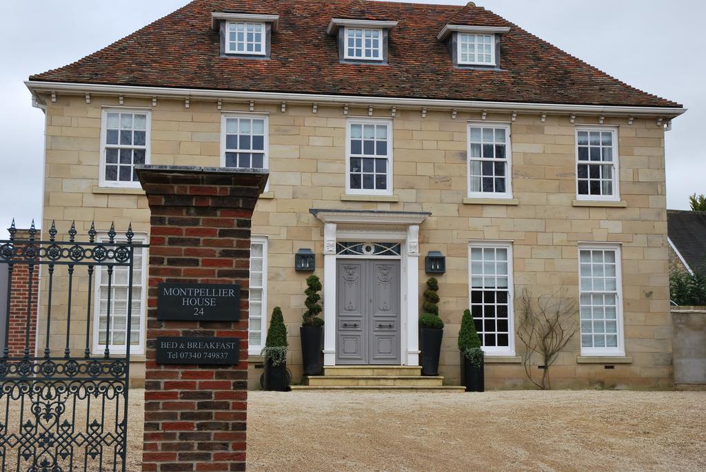 Bed and Breakfast Montpellier House à Newport Pagnell Extérieur photo
